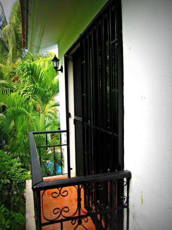 B&B Villa Hibiscus Playa del Carmen Exterior photo